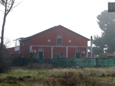 L�edificio principale, abbandonato per decenni, � stato ristrutturato nel 1994 per ospitare un centro di recupero per tossicodipendenti. La villa � stata praticamente ricostruita e a parte la forma non conserva nulla di �antico�. Si presenta ora con un color rosso acceso che predomina sugli infissi verdi e le decorazioni bianche